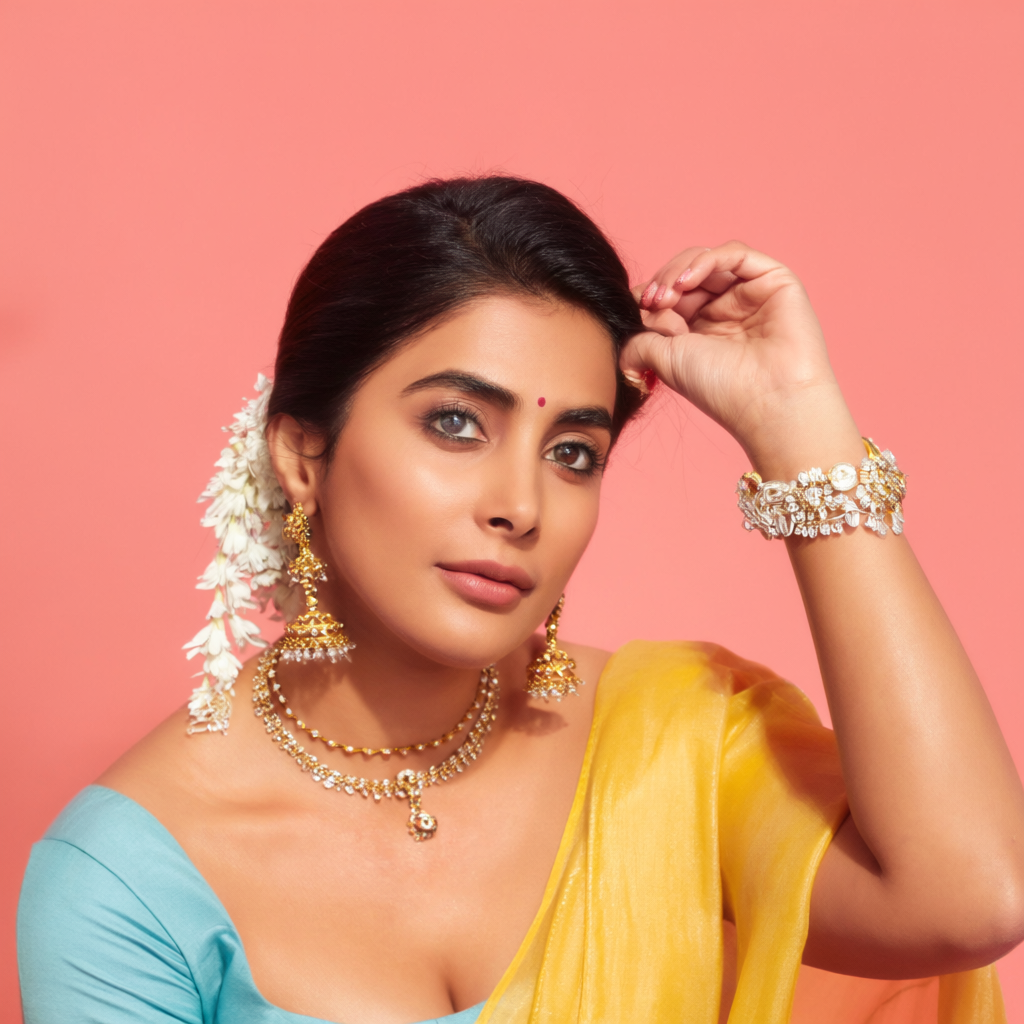 PoojaHegde-QI21 c1-st2000
