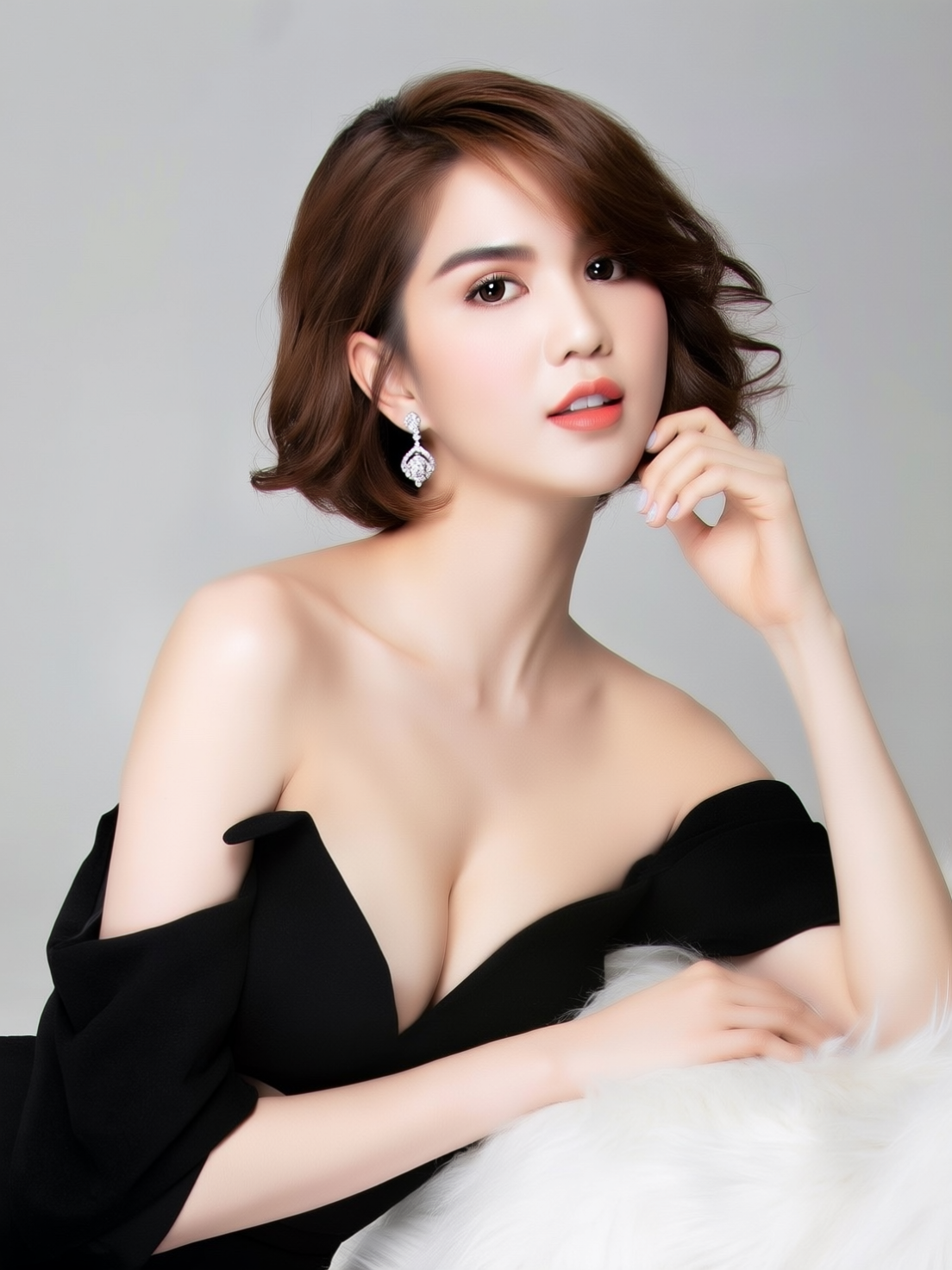 ngoc_trinh_qwen2512 20260211193918