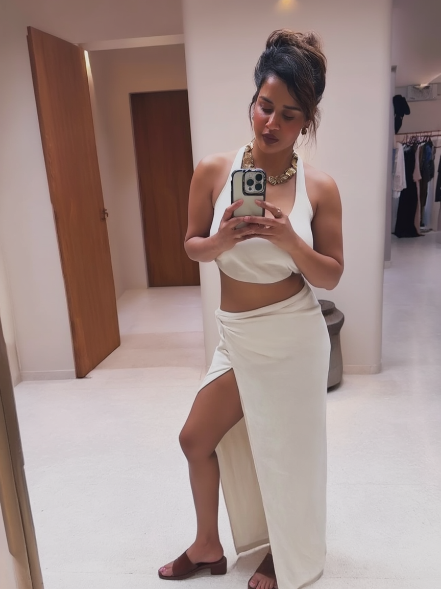 AishaSharma c1-st5000