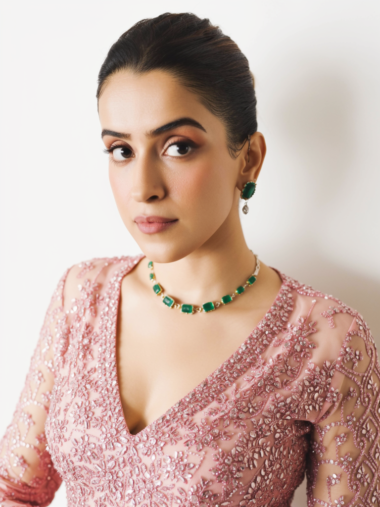SanyaMalhotra-Klein c1-st3000